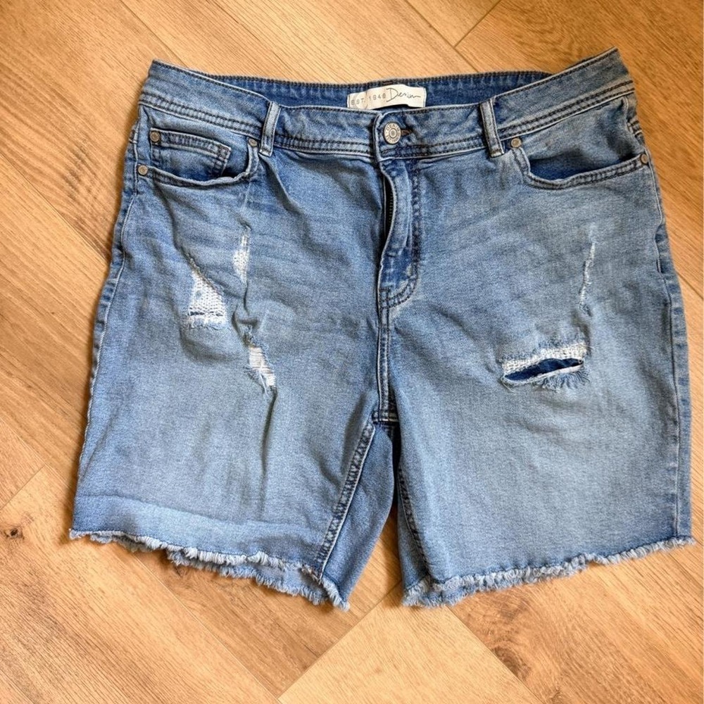 EST. 1946 Denim Distressed Bermuda Shorts Size 12